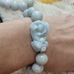 UnisexElegant Jade Beaded Bracelet It Work For All Sizes Strech